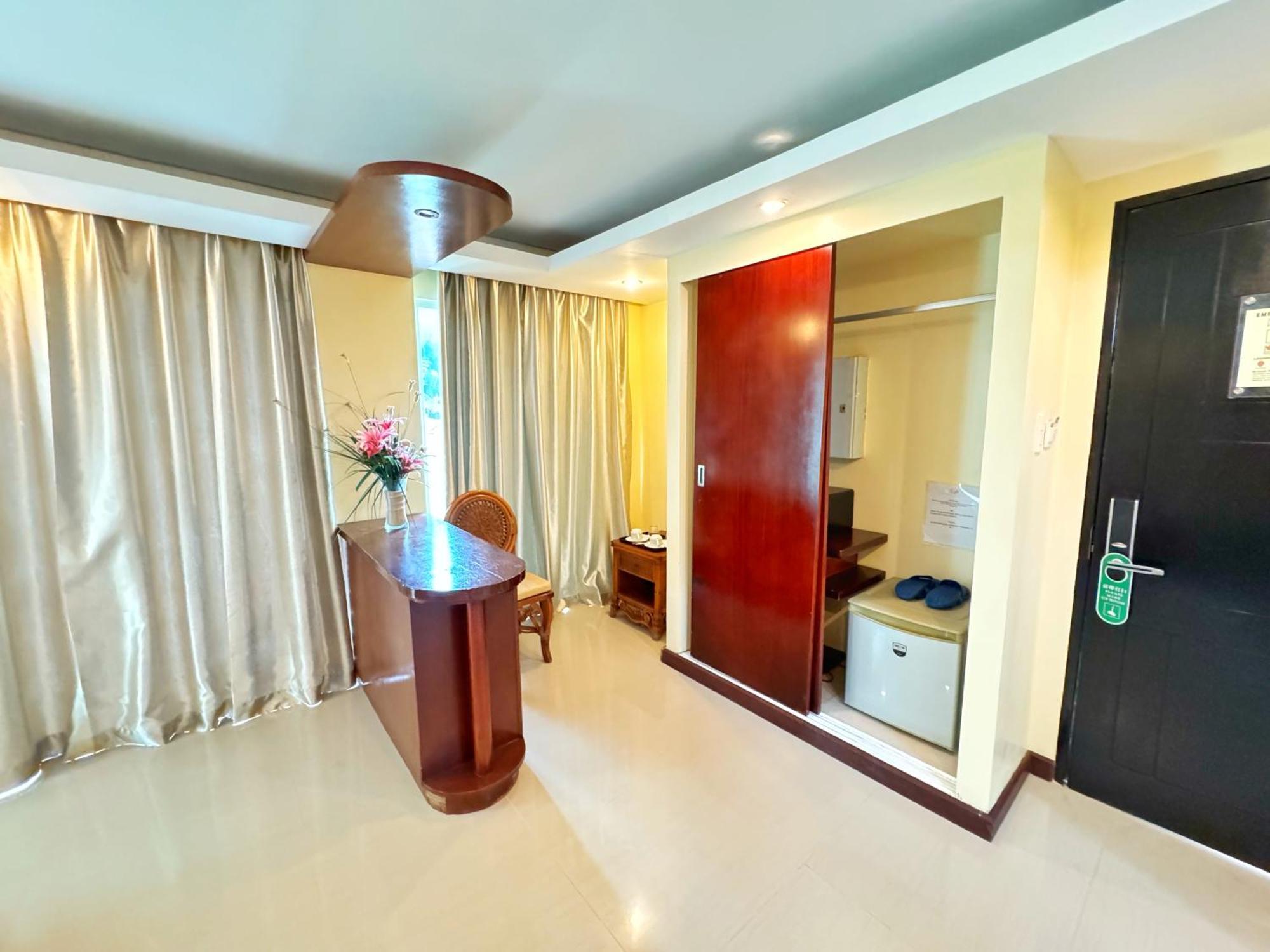 Golden Phoenix Hotel Boracay Manoc-Manoc Екстериор снимка